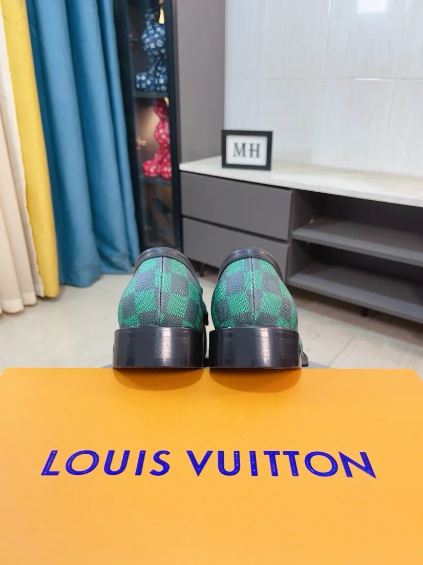 Ex-factory price 720🌹🌹High version [LV] Louis Vuitton's popular casual leather shoes🎖Fashionable and elegant🎖🎖Material: Original imported open-edge beaded cowhide, washed cowhide leather lining, original open-molded rubber outsole, high-end and classy, ​​elegant quality, instantly transforming into a handsome man ❤❤Standard\nNumber: 38-44